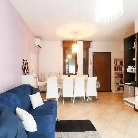 Casa Elia アパート レッジョ・エミリア